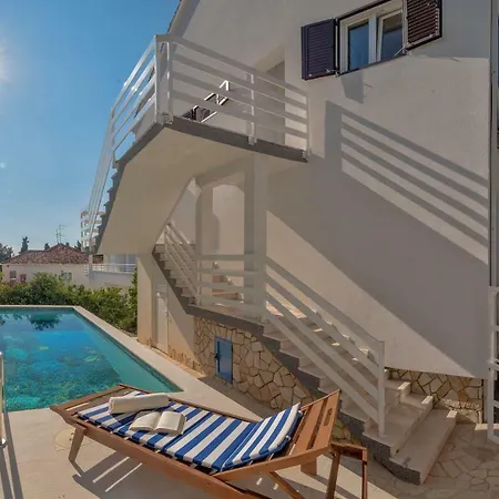 Danica Villa *
